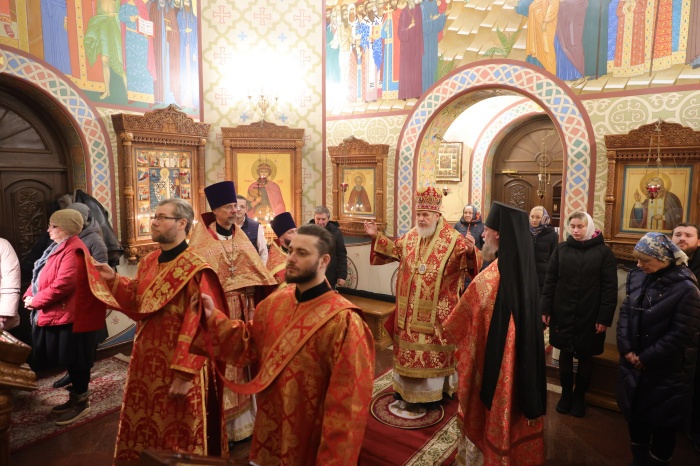 Архиерейское богослужение в Боголюбском храме деревни Поточино