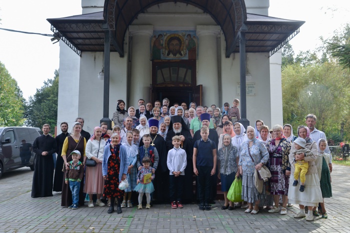 Престольный праздник в Спасском храме села Петровское 