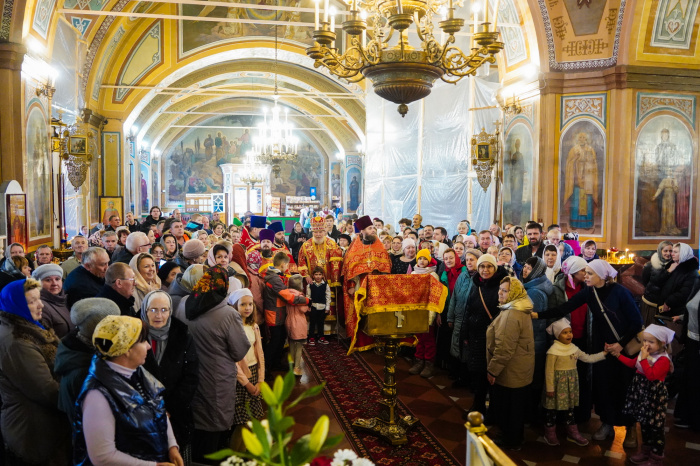 Архиерейское богослужение в Пятницком храме села Туголес 