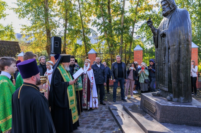 Открытие памятника преподобному Серафиму Саровскому в Орехово-Зуеве 