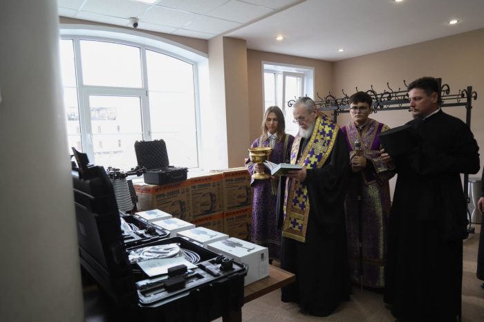 Освящение гуманитарного груза в Ногинске