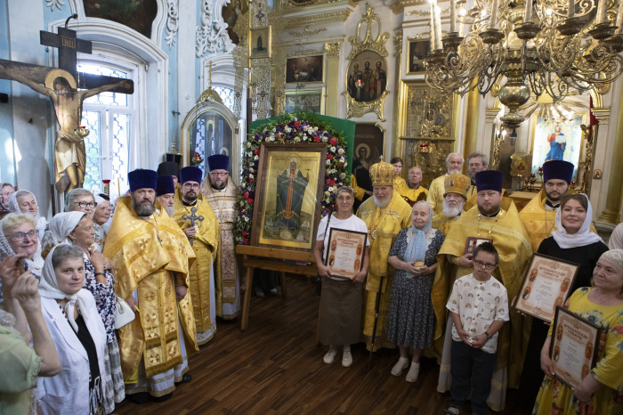 Архиерейское богослужение в Николо-Архангельском храме Балашихи