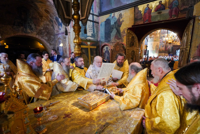 Патриаршее богослужение в Успенском соборе Московского Кремля