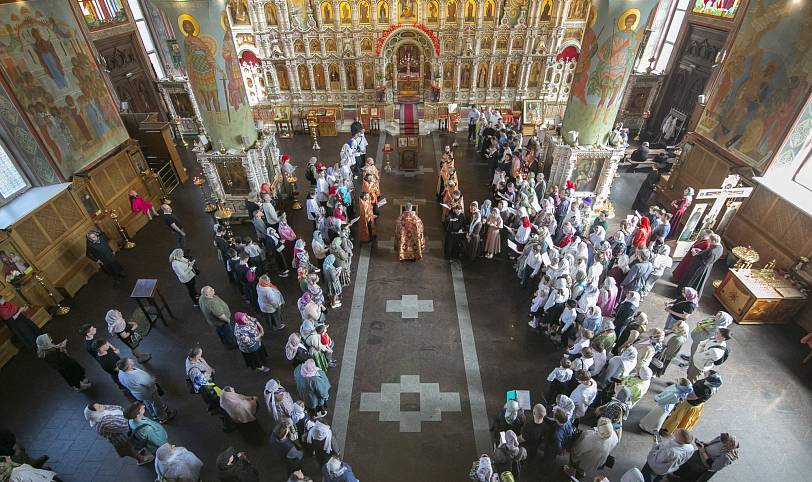 Епархиальное молодёжное акафистное пение святым благоверным князьям Петру и Февронии в Щёлкове