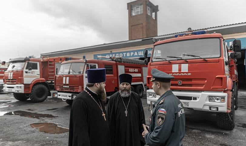 Молебны в пожарно-спасательных учреждениях Павловского Посада и Электрогорска