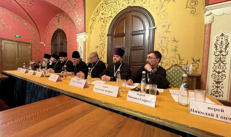 Заседание секции «Пастырская помощь в госпиталях» в Храме Христа Спасителя