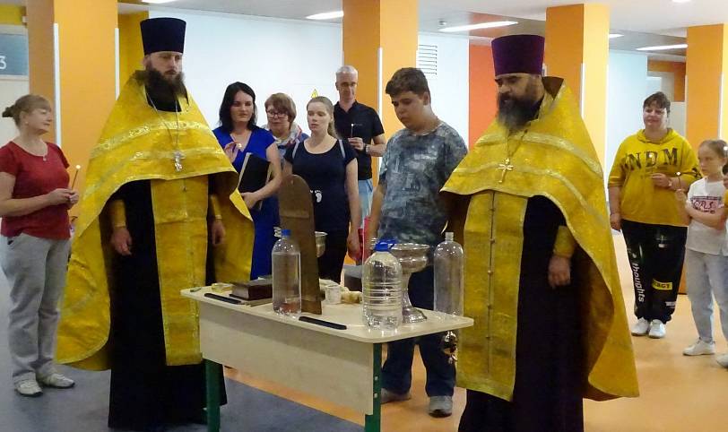 Освящение новой школы в Ликино-Дулеве