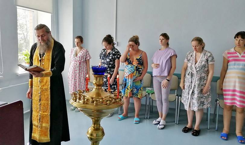 Молебен в родильном доме микрорайона Саввино