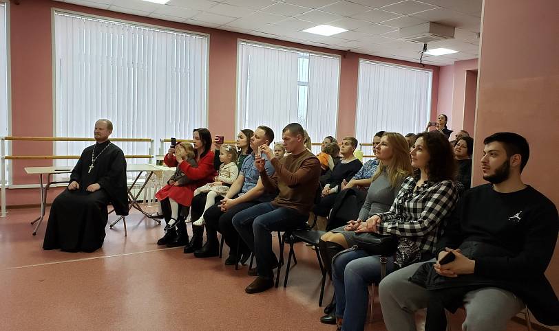 Концерт воскресной школы храма блаженной Ксении Петербургской в Медвежьих Озерах