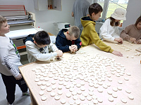 Посещение просфорни при храме святого мученика Иоанна Воина деревни Никифорово учащимися Алексиевской гимназии