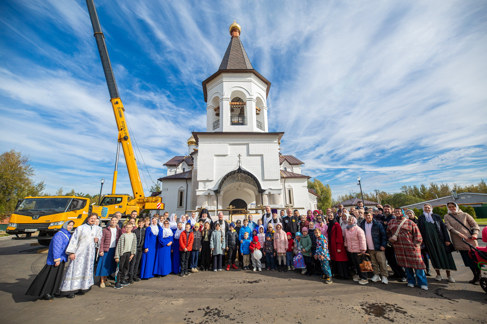 Освящение крестов в Медвежьих Озёрах