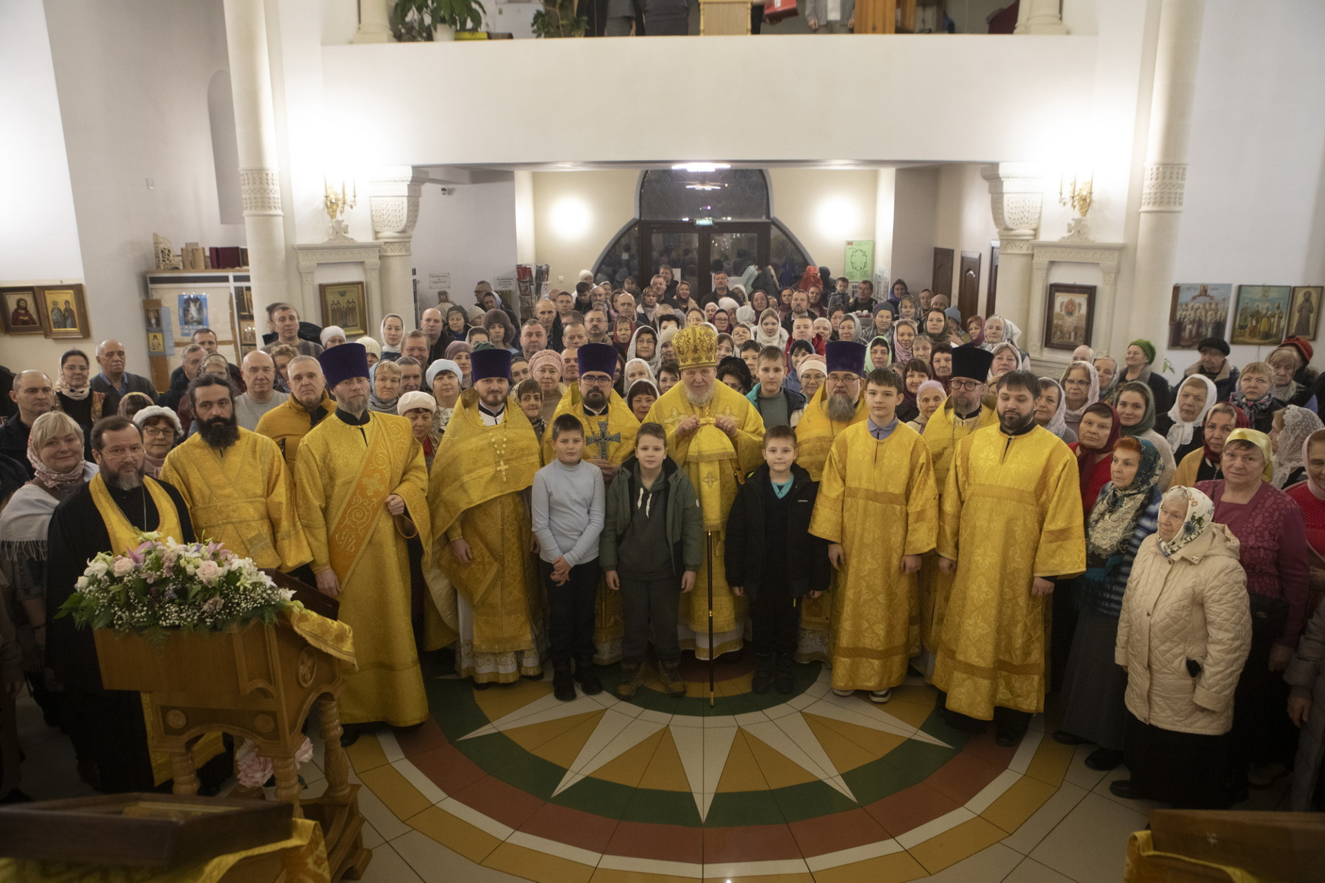 Архиерейское богослужение в Екатерининском храме Балашихи 