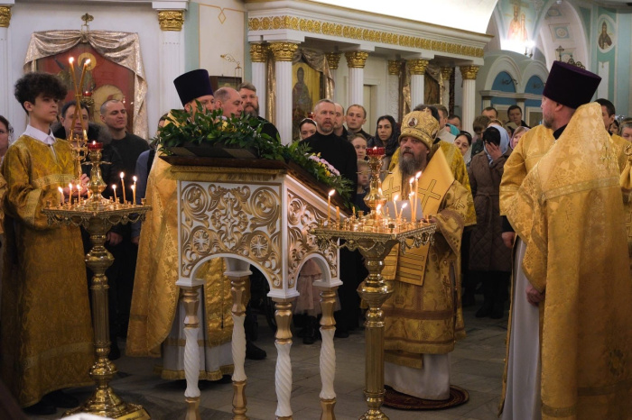Архиерейское богослужение в Покровском храме Балашихи