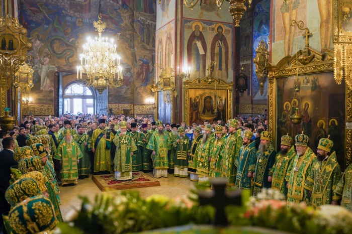 В день памяти преподобного Сергия Радонежского Предстоятель Русской Церкви совершил Литургию в Успенском соборе Троице-Сергиевой лавры
