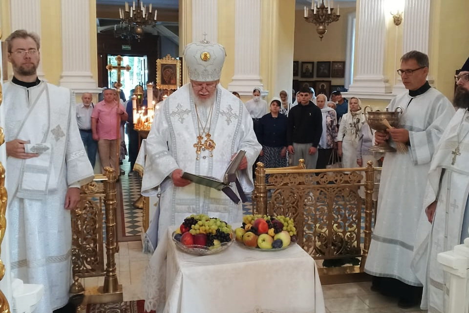Престольный праздник в Преображенском кафедральном соборе Балашихи