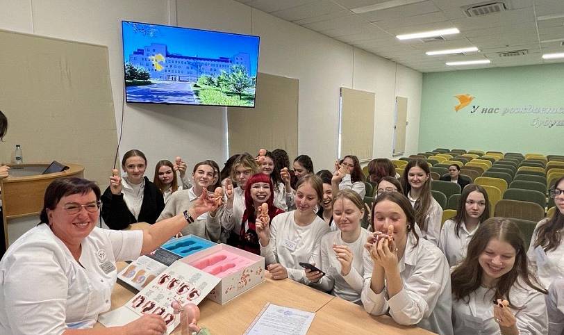 Просветительский проект для старшеклассников в Областном центре материнства и детства