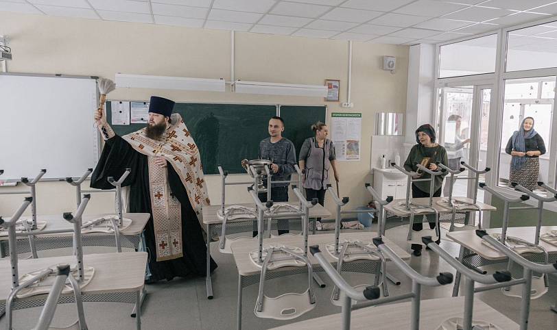 Освящение школы №9 в Павловском Посаде