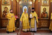 Архиерейское богослужение в Троицком храме Дрезны 