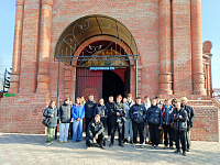 Студенты гуманитарного колледжа в Иоанно-Богословском храме г. Ликино-Дулёво