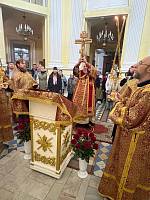 Воздвижение Честного и Животворящего Креста Господня в Преображенском соборе Балашихи 