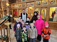 Экскурсия для воспитанников детского центра в Неопалимовском храме Балашихи