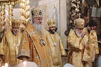 Божественная литургия в Большом соборе Донского ставропигиального мужского монастыря города Москвы